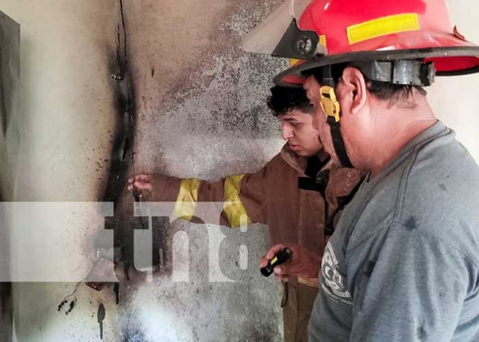 Foto: Ocotal: Rápida intervención de Bomberos logra extinguir conato de incendio en vivienda / TN8