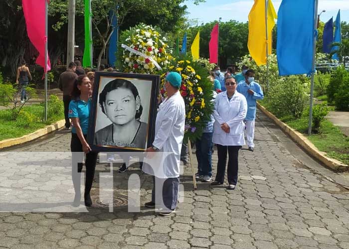 Foto: Conmemoran aniversario de la enfermera Bertha Calderón  / TN8 