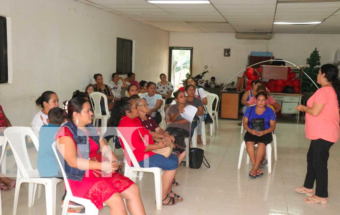 Usura Cero: Entrega más de 400 mil córdobas a mujeres de Siuna