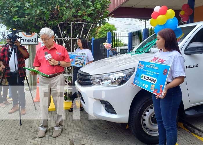 Foto: Grandes premios con Balotas de la Lotería Nacional / TN8