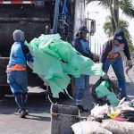 Bebé es abandonado en bote de basura de Ecuador