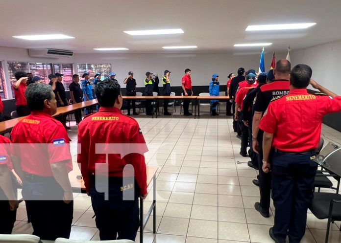 Expertos del ayuntamiento de España comparten conocimientos a Bomberos de Nicaragua