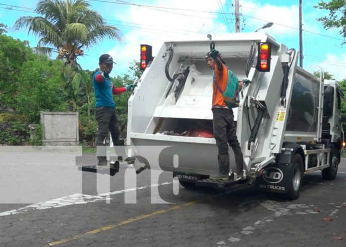 Familias estrenan nuevo camión de limpieza en la Isla de Ometepe