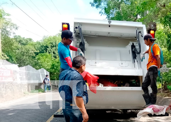 Familias estrenan nuevo camión de limpieza en la Isla de Ometepe