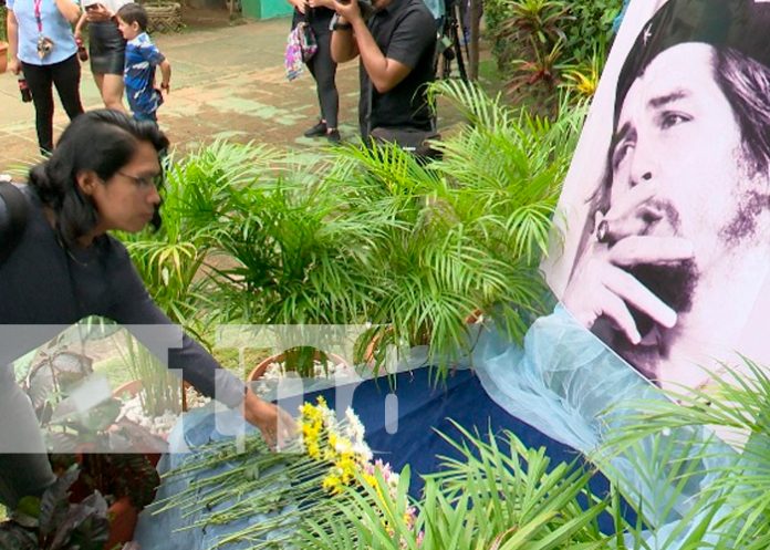 Estudiantes de la UNAN conmemoran el legado del comandante Che Guevara