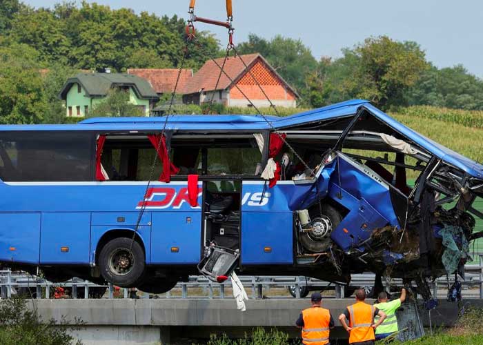 Un coche embiste a varias personas en Croacia
