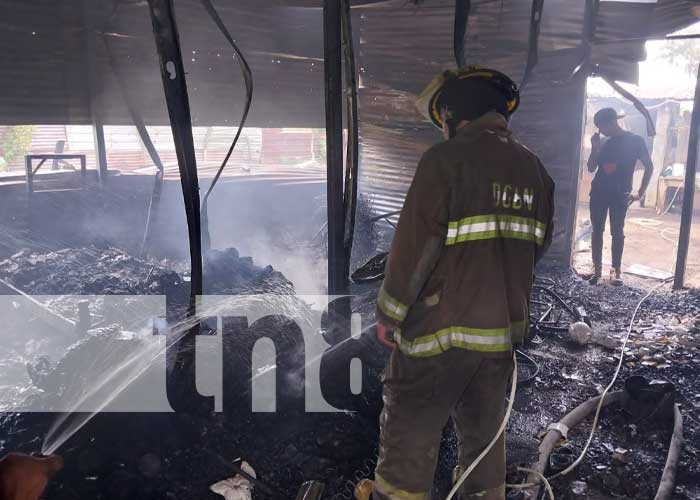 Foto: Incendio acaba con una vivienda en Cuajachillo, Ciudad Sandino / TN8