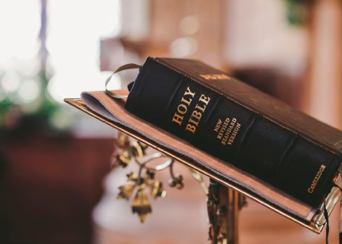 ¿Blasfemia? En Utah vetan la Biblia por contenido de incesto, prostitución y violación