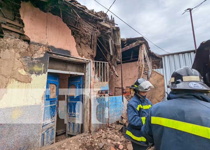 Foto: Desplome de la fachada de una casa en Granada / TN8