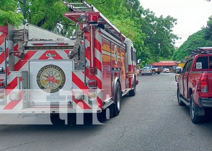 ¡Óptimas condiciones! Bomberos inspeccionan hidrantes en el mercado Roberto Huembes