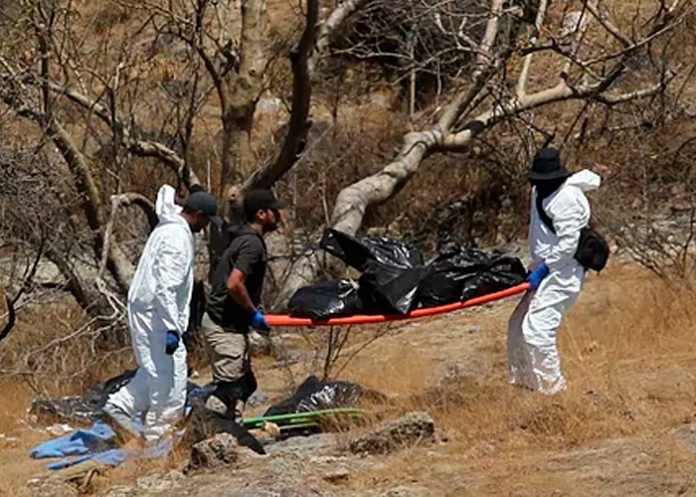 Escalofriante hallazgo de 45 bolsas con restos humanos en el Oeste de México