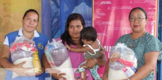 Foto: Entregan paquetes con alimentos a madres en Nandaime / TN8