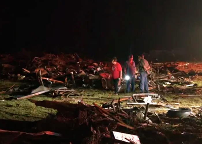 Cuatro muertos y catastróficos daños dejó un tornado en el norte de Texas