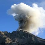 Foto: Suben nivel de alarma por actividad del volcán Ubinas en Perú / Cortesía