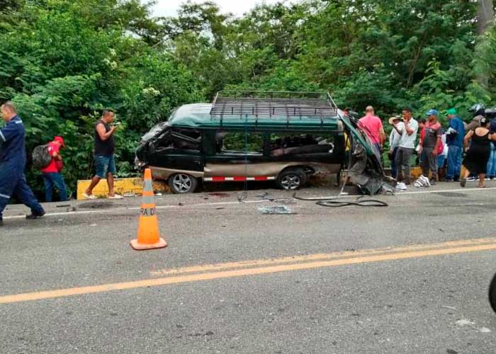 Colombia: Impactante accidente de tránsito deja 7 muertos y 7 heridos 