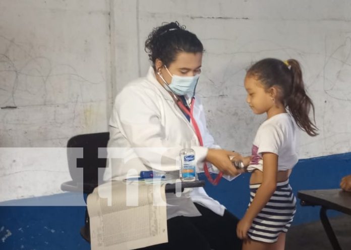 Foto: Atención médica gratuita y cercana en el mercado oriental de Managua / TN8