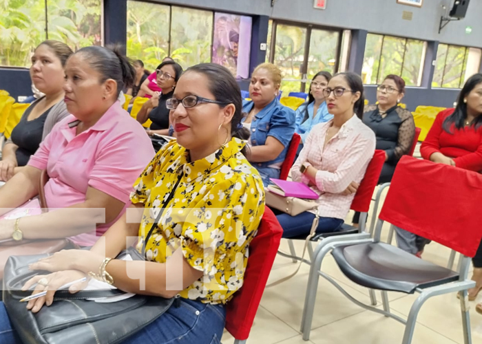 Foto: Maestros especializados transforman vidas de estudiantes con discapacidad múltiple / TN8 