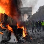 En Francia se registraron 81 incendios y 55 vehículos quemados por protestas