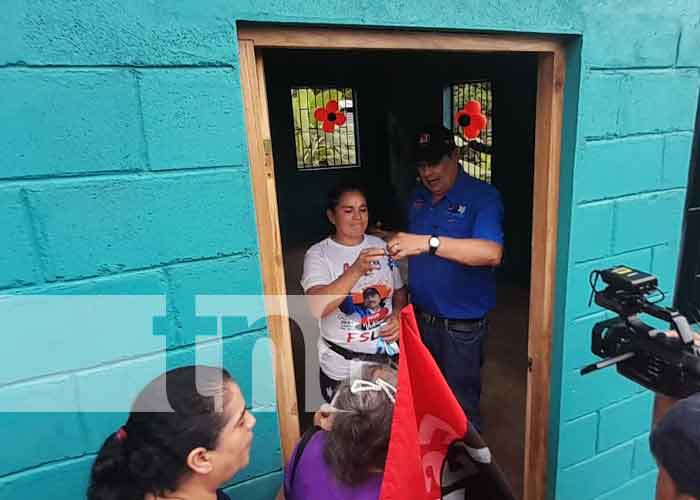 Foto: Gobierno de Nicaragua entregan vivienda a familia que sufrió un incendio en Siuna / TN8