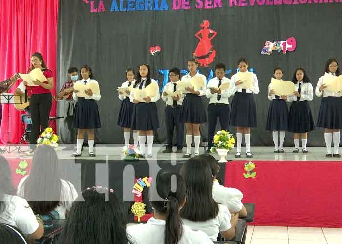 Managua: Escuela Normal Alesio Baldón rinde homenaje a héroes y mártires revolucionarios