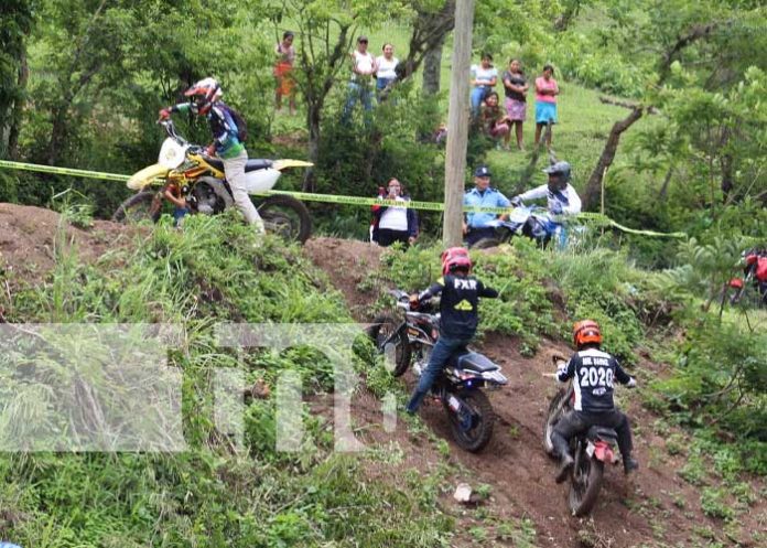 Foto: Adrenalina pura en evento de motos en San Ramón, Matagalpa / TN8