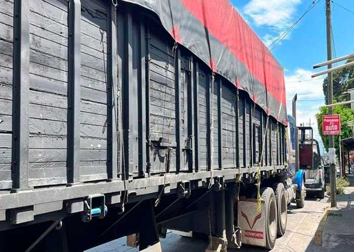 300 migrantes que iban amontonado en dos camiones son rescatados en México 