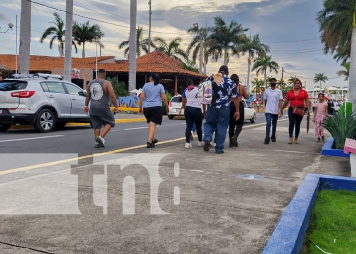 Foto: Puerto Salvador Allende es el punto de destino de miles de familias que llegan a pasear / TN8