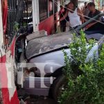 Foto: Padre e hija se salvan tras el impacto de un vehículo en León / TN8