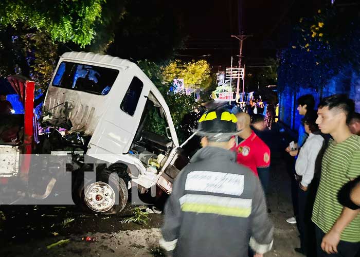 Camión sin freneo deja tres lesionados y cuantiosos daños en Matagalpa