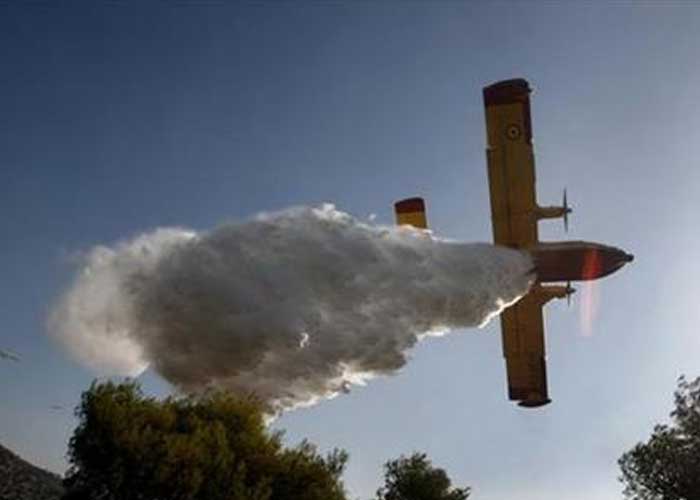 Aeronave cisterna se estrella mientras controlaba incendios forestales en Grecia