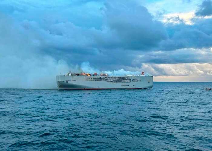 Foto: Trágico incendio en Países Bajos: 1 muerto y múltiples heridos en buque de carga / Cortesía 