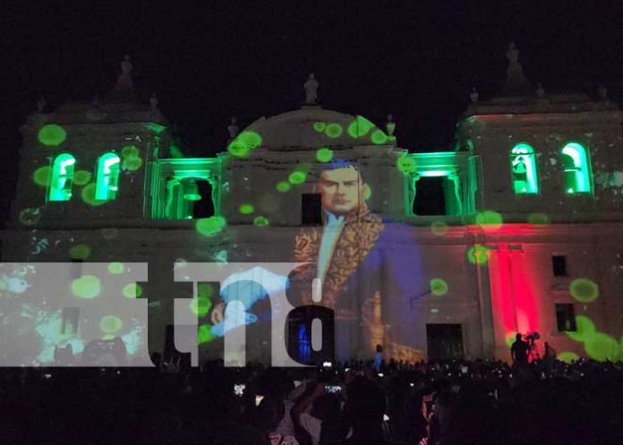 Foto: León se viste de gala con el VIII festival Azul Darío / TN8