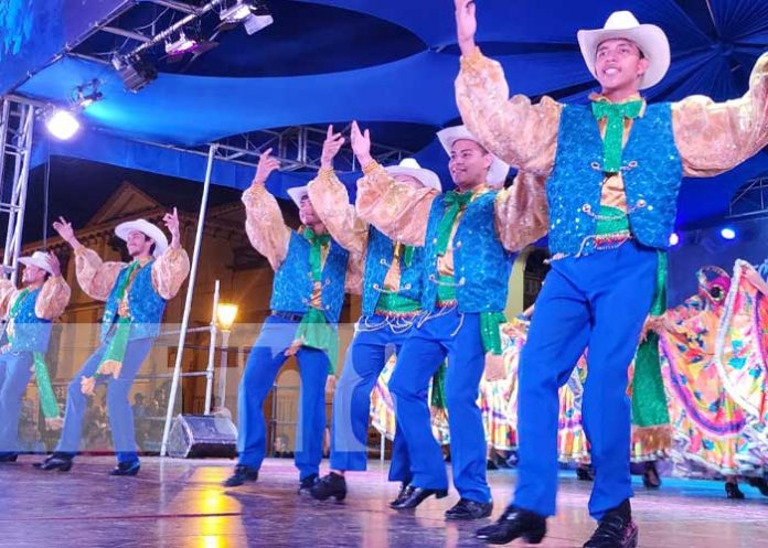 Foto: Tres días de espectáculo en el festival “Azul Darío” en León / TN8