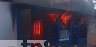 Foto: Incendio reduce a ceniza una casa que funcionaba como taller en Ciudad Sandino / TN8