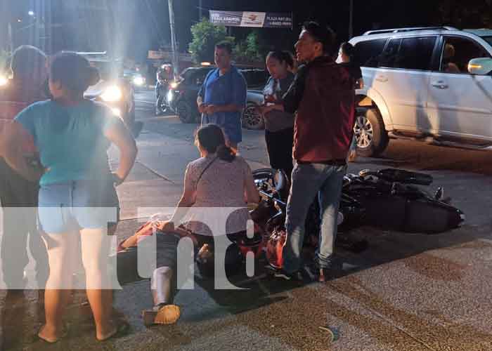 Foto: Conductora se cruza el rojo y provoca accidente en el Parque de Ferias, Managua / TN8