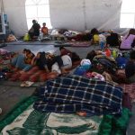 300 migrantes que iban amontonado en dos camiones son rescatados en México