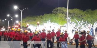 Desfile de antorchas: Benemérito Cuerpo de Bomberos celebra su 77 aniversario