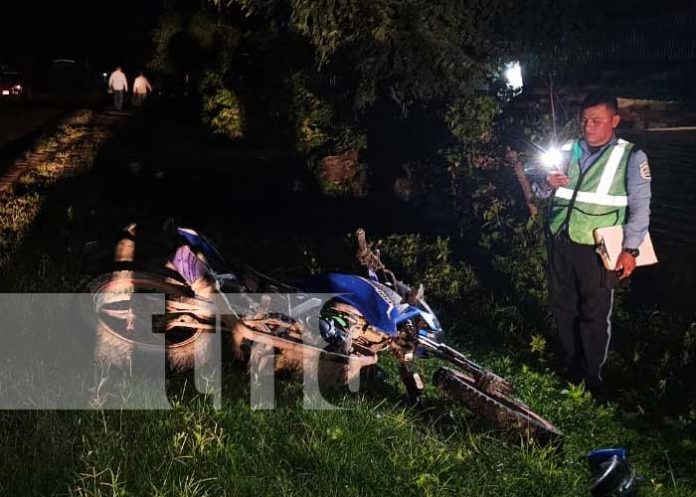 Foto: ¡Venían sin licencia! Dos motociclistas protagonizan accidente en Jalapa / TN8