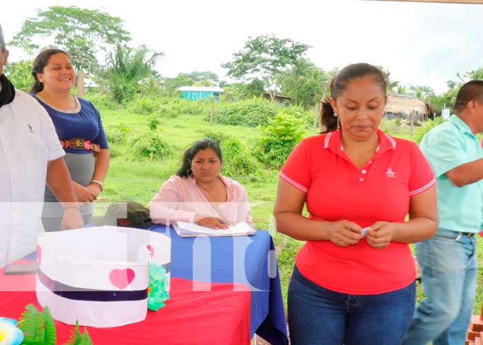 Foto: Siuna recibe beneficio de 50 lotes de terreno gracias al Proyecto Bismarck Martínez, restituyendo de esta forma los derechos de lugareños / TN8