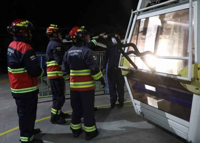 Foto: Rescate audaz: 74 personas atrapadas en el teleférico de Quito (Ecuador) / Cortesía 