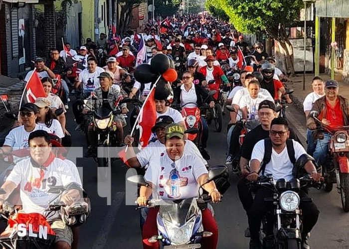 Foto: Caravana de motos en Chinandega con el 44/19