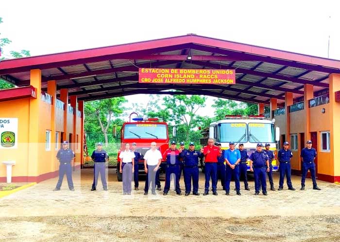 Foto: Nueva estación de bomberos y oficina de migración en Corn Island / TN8