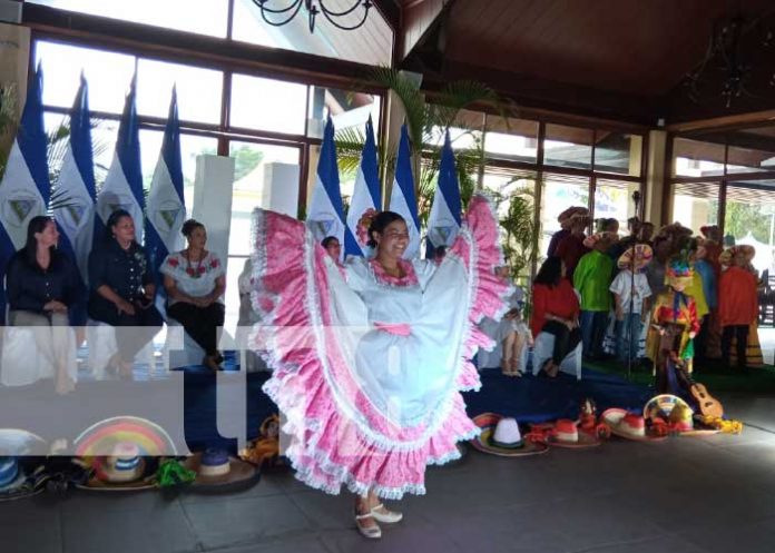 Foto: Fiesta Nacional de los Güipiles, novedad en Nicaragua / TN8