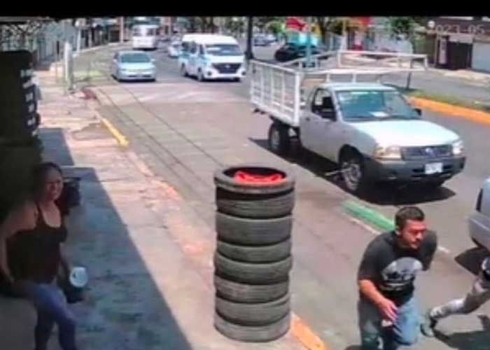 Ladrón que asalta a mujer termina sometido