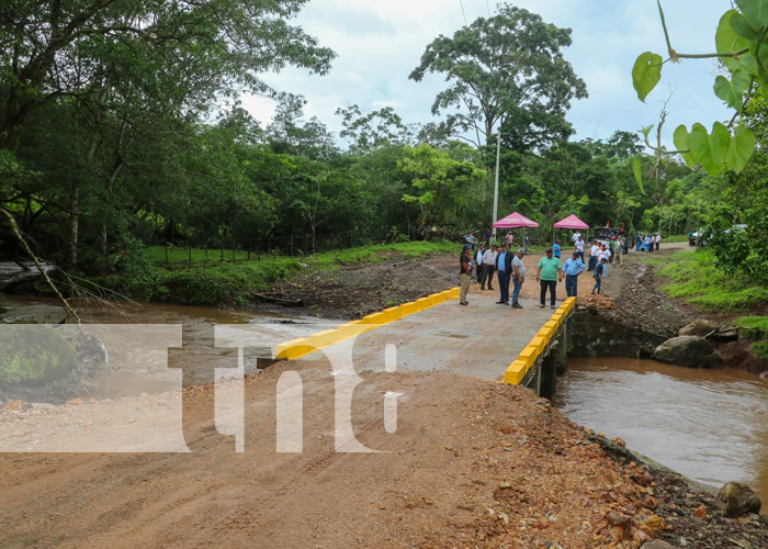 Foto: Gobierno entrega puente a comunitarios de san Marcos de Nasawe en Siuna / TN8 