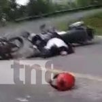 Dos motociclistas con lesiones de gravedad en fuerte impacto en Jinotega