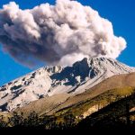 Se registra nueva explosión de gran magnitud en volcán Ubinas de Perú