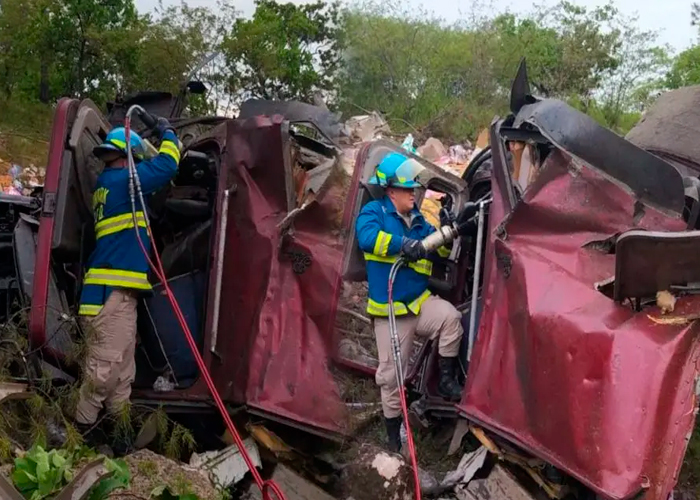 Devastadoras consecuencias deja un accidente en Honduras a dos muertos