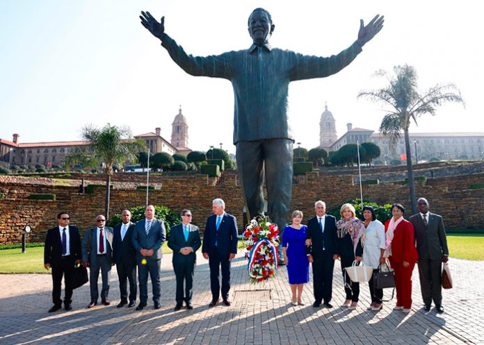 Gobierno de Cuba rinde homenaje a Nelson Mandela en Sudáfrica