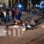 Foto: Un fuerte impacto entre dos motocicletas dejó como resultado a tres personas lesionadas y daños materiales en Managua/TN8